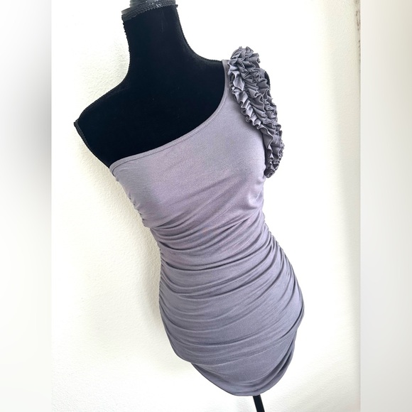 SHOULDER RUFFLE DRESS - Picture 2 of 7